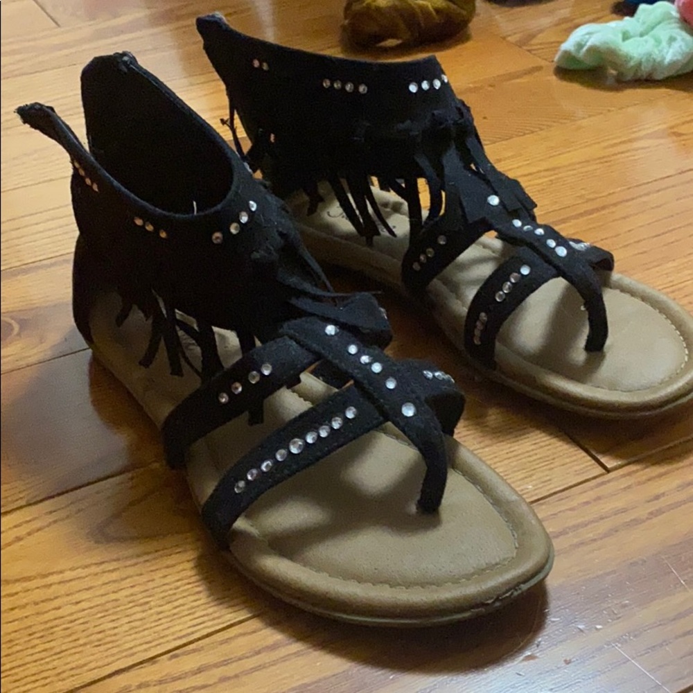 Justice sandals SIZE 4